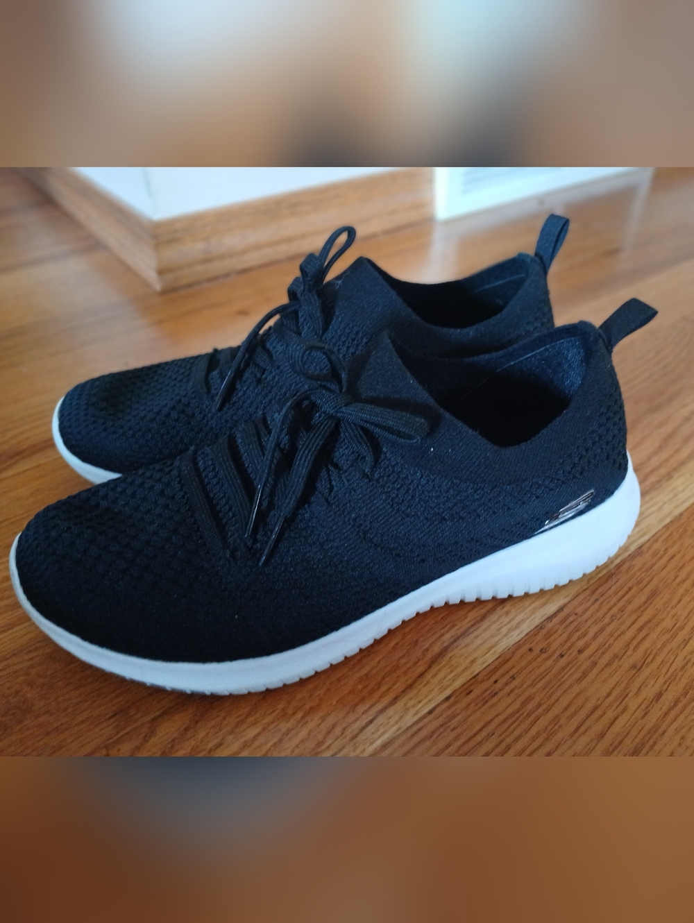 Skechers Slip On Memory Foam Running Or Walking Shoes Women 8